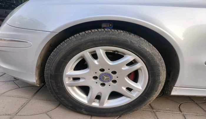 2008 Mercedes Benz E Class 220 CDI AT, Diesel, Automatic, 70,776 km, tyre