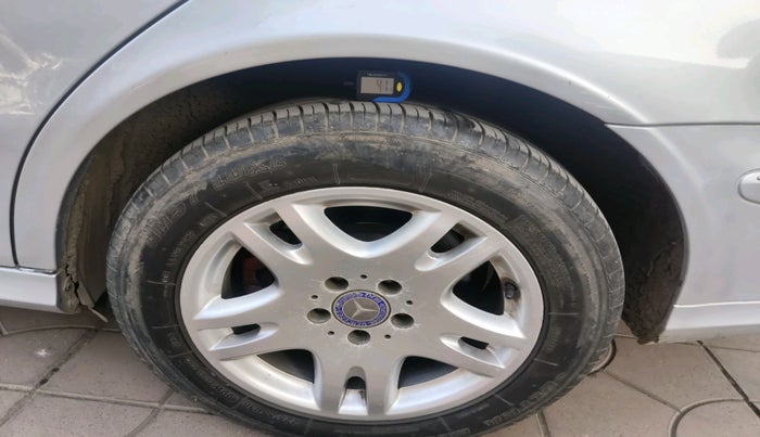 2008 Mercedes Benz E Class 220 CDI AT, Diesel, Automatic, 70,776 km, tyre