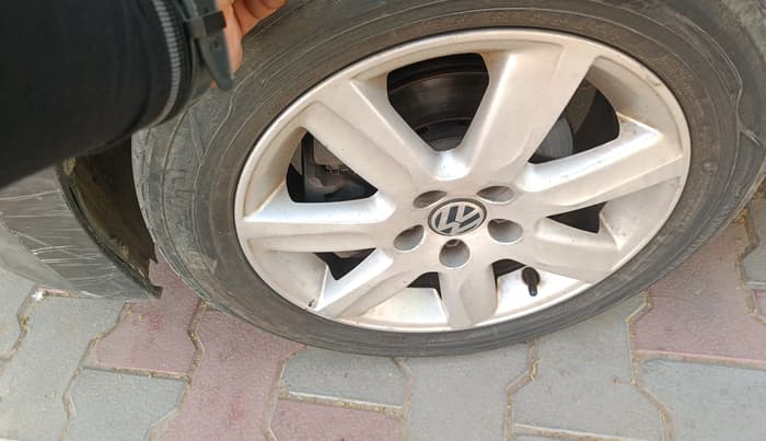 2013 Volkswagen Polo COMFORTLINE 1.2L, Diesel, Manual, 88,520 km, tyre