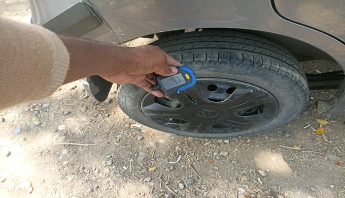 2016 Maruti Wagon R 1.0 VXI AMT, Petrol, Automatic, 56,970 km, tyre