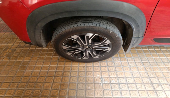 2021 Renault Kiger RXZ MT DUAL TONE, Petrol, Manual, 1,03,153 km, tyre