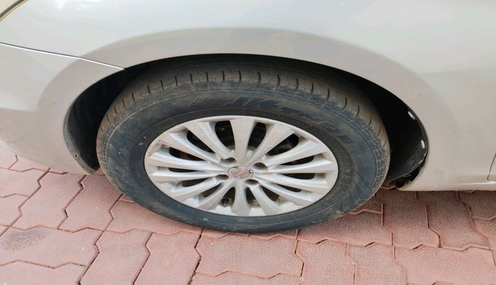 2015 Maruti Ciaz VDI, Diesel, Manual, 1,40,781 km, tyre