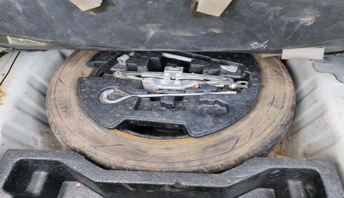 2015 Maruti Ciaz VDI, Diesel, Manual, 1,40,781 km, tyre