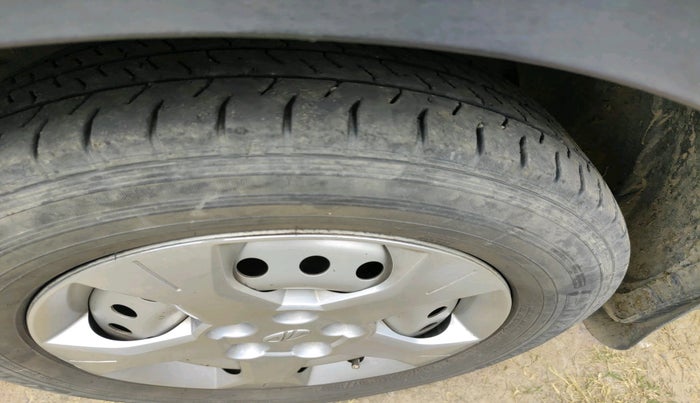 2021 Mahindra XUV300 W4 1.2 PETROL, Petrol, Manual, 82,713 km, tyre