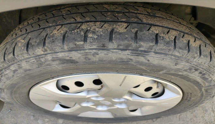 2021 Mahindra XUV300 W4 1.2 PETROL, Petrol, Manual, 82,713 km, tyre