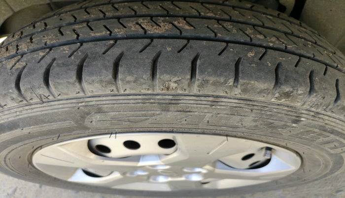 2021 Mahindra XUV300 W4 1.2 PETROL, Petrol, Manual, 82,713 km, tyre