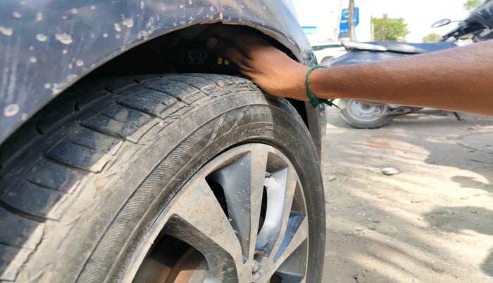 2014 Hyundai Verna FLUIDIC 1.6 CRDI SX, Diesel, Manual, 86,283 km, tyre