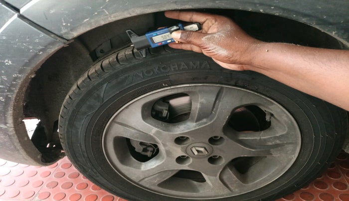 2015 Renault Lodgy 110 PS RXZ STEPWAY 7 STR, Diesel, Manual, 1,56,891 km, tyre