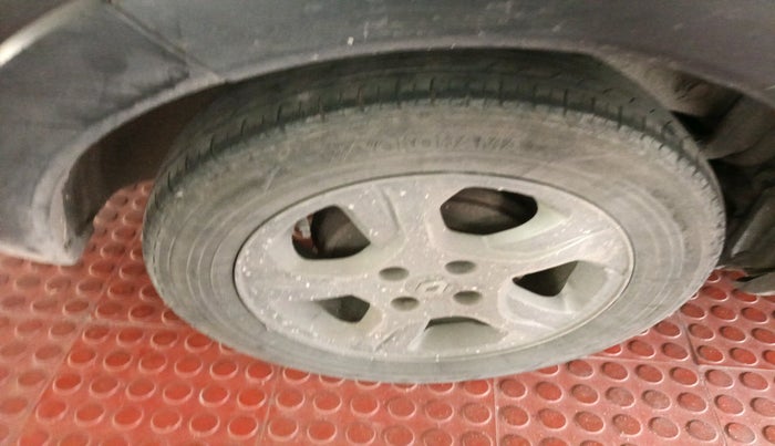 2015 Renault Lodgy 110 PS RXZ STEPWAY 7 STR, Diesel, Manual, 1,56,891 km, tyre