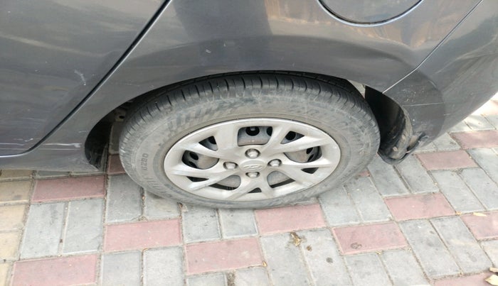 2017 Hyundai Grand i10 SPORTZ 1.2 KAPPA VTVT, Petrol, Manual, 1,13,788 km, tyre