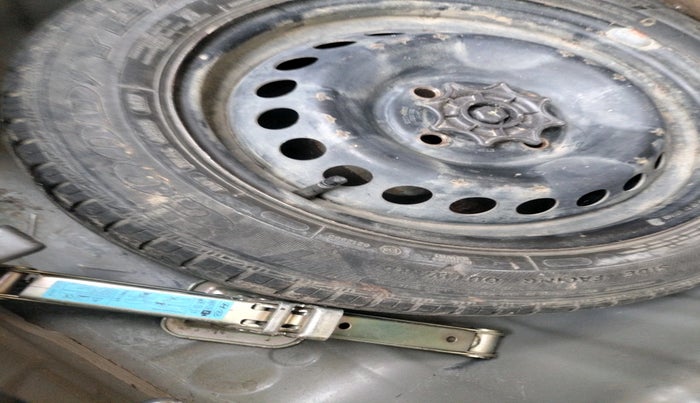 2017 Hyundai Grand i10 SPORTZ 1.2 KAPPA VTVT, Petrol, Manual, 1,13,788 km, tyre