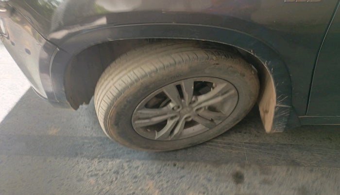 2016 Maruti Vitara Brezza ZDI PLUS, Diesel, Manual, 1,29,623 km, tyre