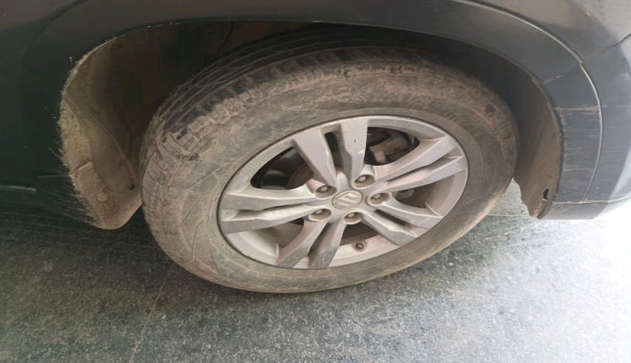 2016 Maruti Vitara Brezza ZDI PLUS, Diesel, Manual, 1,29,623 km, tyre