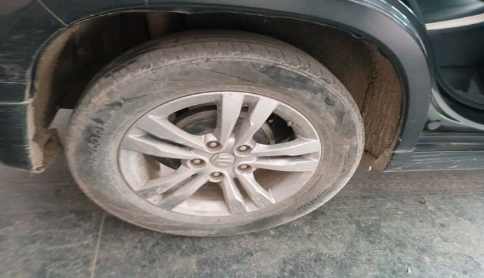 2016 Maruti Vitara Brezza ZDI PLUS, Diesel, Manual, 1,29,623 km, tyre