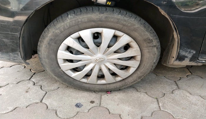 2011 Toyota Etios G, CNG, Manual, 93,766 km, tyre