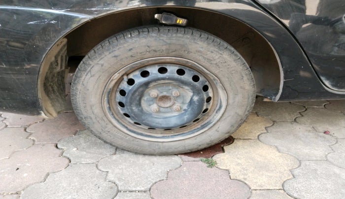 2011 Toyota Etios G, CNG, Manual, 93,766 km, tyre