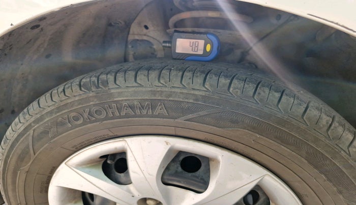 2016 Hyundai Elite i20 SPORTZ 1.2, Petrol, Manual, 1,22,898 km, tyre