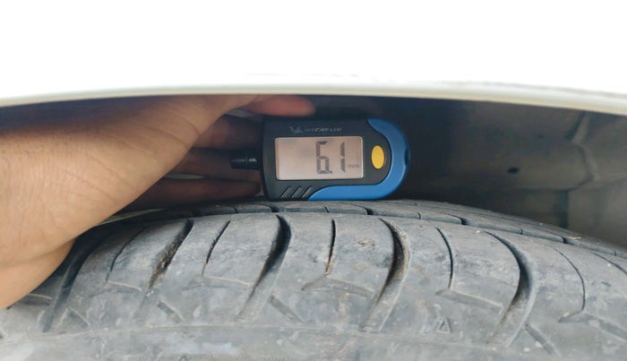 2015 Maruti Ciaz ZXI, Petrol, Manual, 57,984 km, tyre