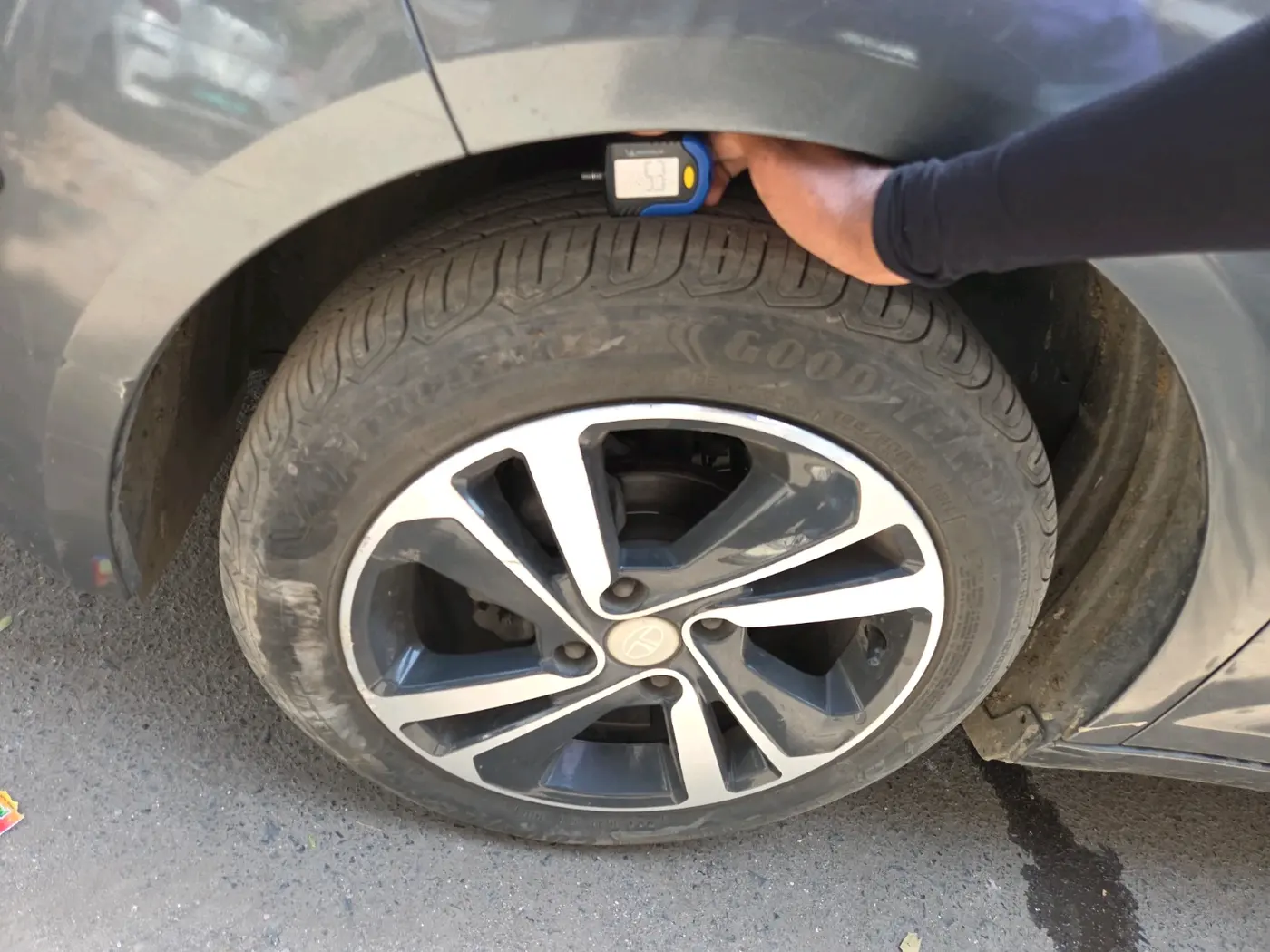 2022 Tata ALTROZ XZ PLUS PETROL, Petrol, Manual, 32,000 km, tyre