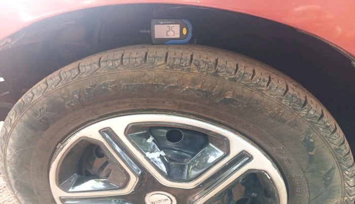 2010 Maruti A Star VXI, Petrol, Manual, 1,05,207 km, tyre