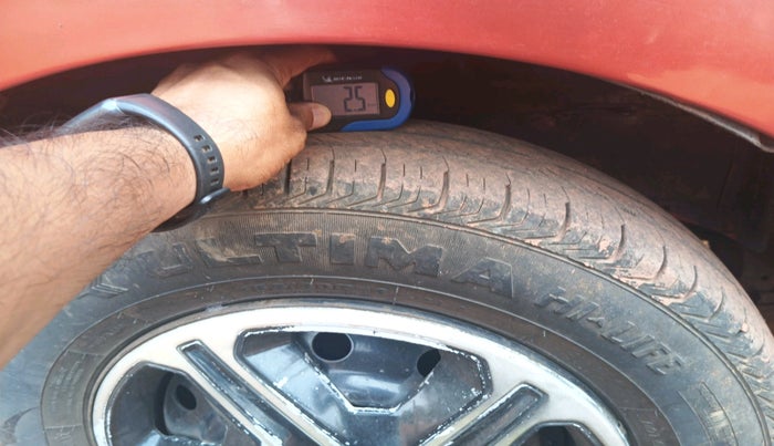 2010 Maruti A Star VXI, Petrol, Manual, 1,05,207 km, tyre