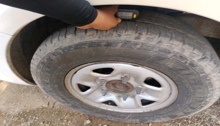 2015 Tata Safari Storme 2.2 EX 4X2, Diesel, Manual, 1,08,829 km, tyre