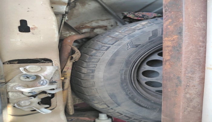 2018 Maruti Alto 800 LXI, CNG, Manual, 1,19,678 km, tyre