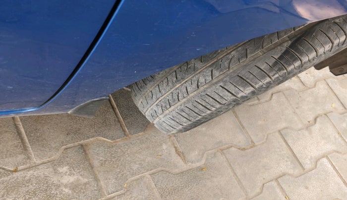 2017 Hyundai Xcent E+, Petrol, Manual, 75,144 km, tyre