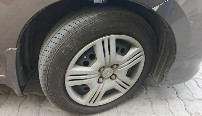 2011 Honda City 1.5L I-VTEC E MT, Petrol, Manual, 1,92,819 km, tyre
