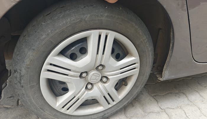 2011 Honda City 1.5L I-VTEC E MT, Petrol, Manual, 1,92,819 km, tyre