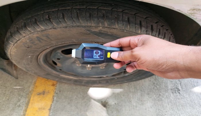 2011 Skoda Fabia AMBITION PLUS 1.2 MPI, Petrol, Manual, 97,395 km, tyre