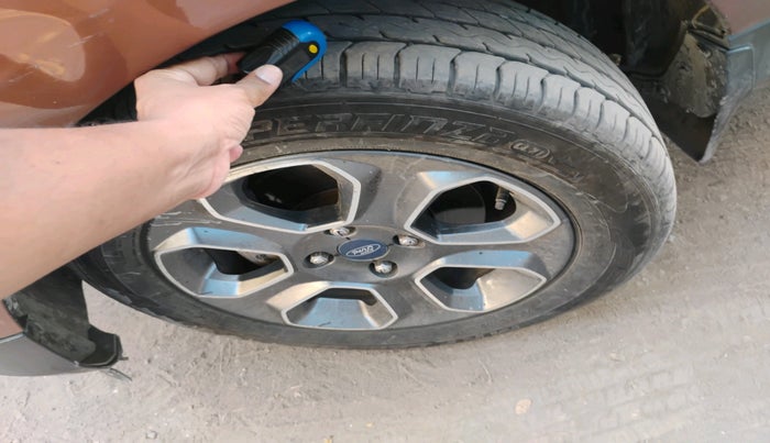 2020 Ford Ecosport TITANIUM 1.5L SPORTS(SUNROOF) DIESEL, Diesel, Manual, 1,26,115 km, tyre