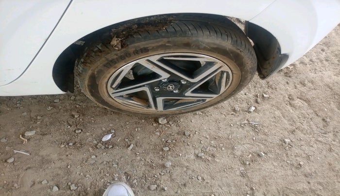 2024 Hyundai GRAND I10 NIOS ASTA 1.2 KAPPA VTVT, Petrol, Manual, 16,213 km, tyre