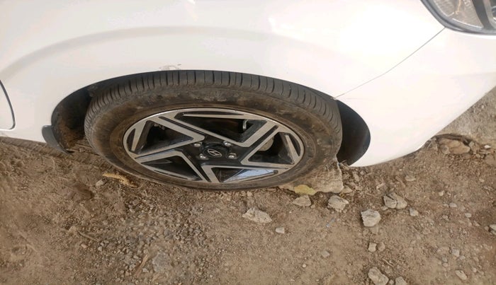 2024 Hyundai GRAND I10 NIOS ASTA 1.2 KAPPA VTVT, Petrol, Manual, 16,213 km, tyre