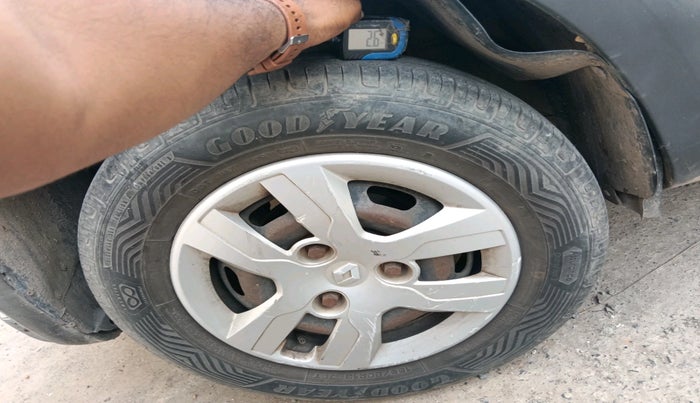 2015 Renault Kwid RXL, Petrol, Manual, 91,522 km, tyre