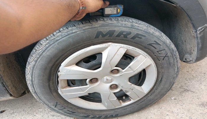 2015 Renault Kwid RXL, Petrol, Manual, 91,522 km, tyre