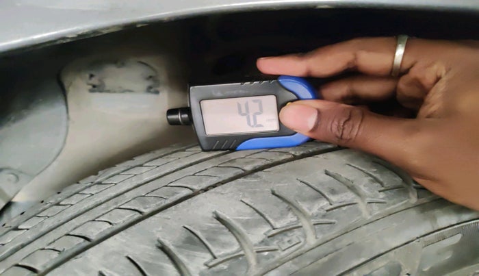 2013 Hyundai Grand i10 MAGNA 1.2 KAPPA VTVT, Petrol, Manual, 1,02,500 km, tyre