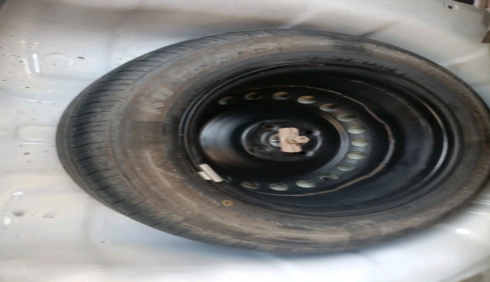 2019 Hyundai Verna 1.6 VTVT SX, Petrol, Manual, 44,639 km, tyre