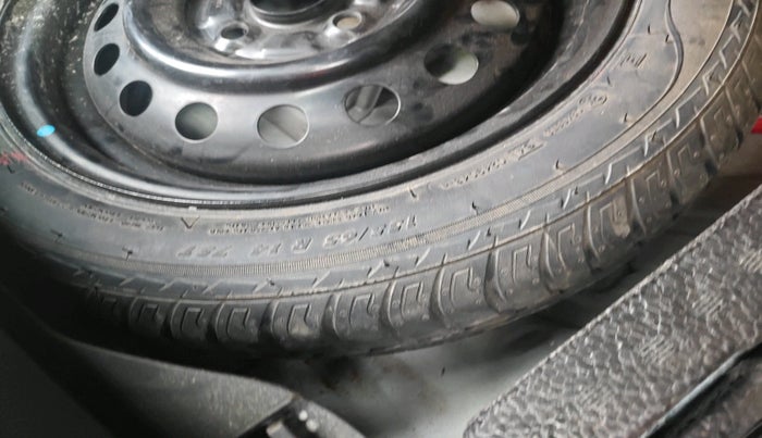 2015 Maruti Wagon R 1.0 VXI, Petrol, Manual, 9,771 km, tyre