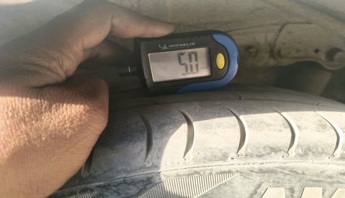 2010 Maruti Wagon R 1.0 LXI, CNG, Manual, 1,70,197 km, tyre