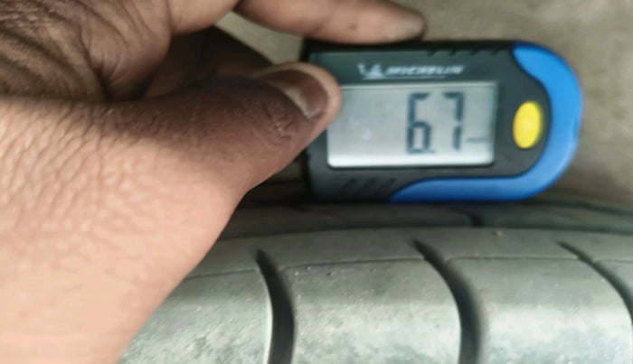 2010 Maruti Wagon R 1.0 LXI, CNG, Manual, 1,70,197 km, tyre