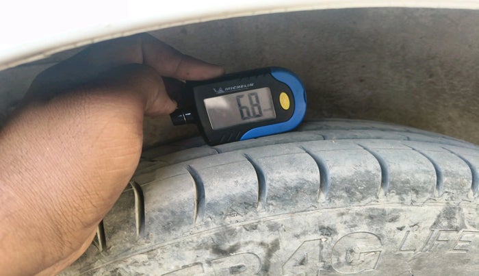 2010 Maruti Wagon R 1.0 LXI, CNG, Manual, 1,70,197 km, tyre