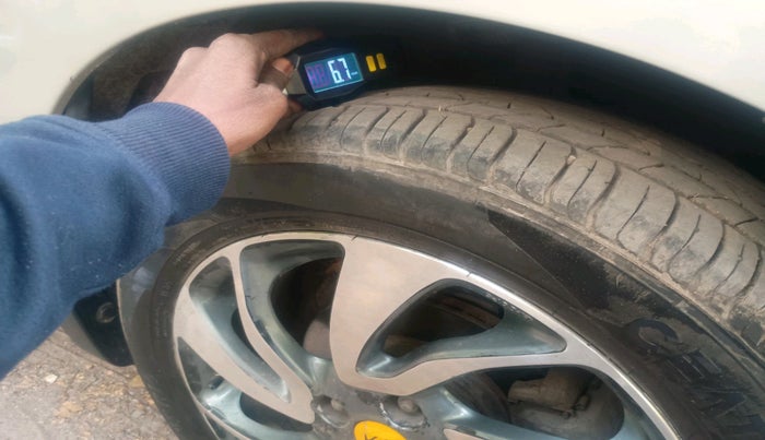 2017 Maruti Swift LXI (O), Petrol, Manual, 41,169 km, tyre