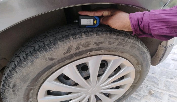 2015 Maruti Swift Dzire VXI, Petrol, Manual, 48,249 km, tyre