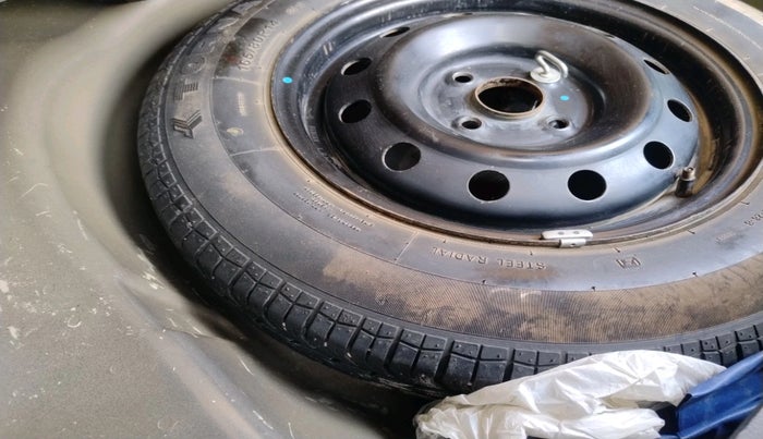 2015 Maruti Swift Dzire VXI, Petrol, Manual, 48,249 km, tyre