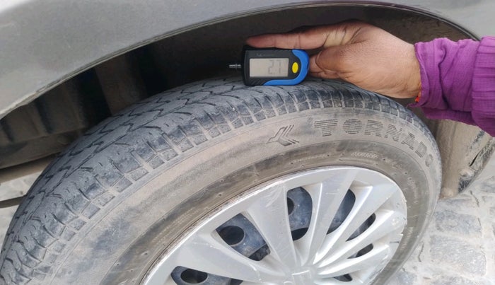 2015 Maruti Swift Dzire VXI, Petrol, Manual, 48,249 km, tyre