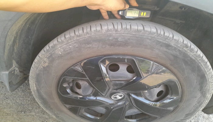 2023 Tata PUNCH ADVENTURE AMT, Petrol, Automatic, 14,299 km, tyre