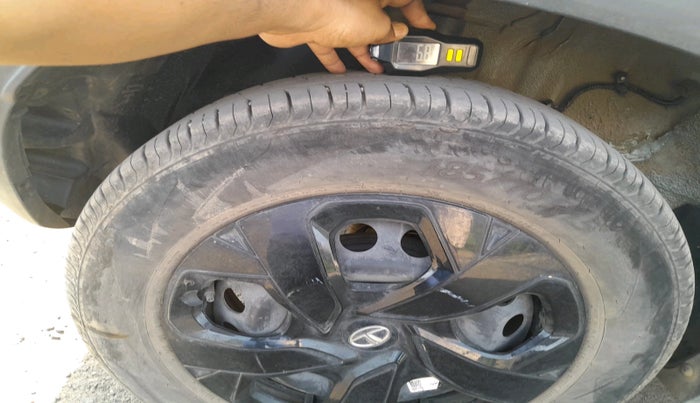 2023 Tata PUNCH ADVENTURE AMT, Petrol, Automatic, 14,299 km, tyre