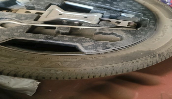 2016 Maruti Vitara Brezza VDI (O), Diesel, Manual, 89,743 km, tyre