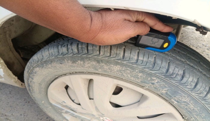 2013 Maruti Zen Estilo LXI, Petrol, Manual, 70,564 km, tyre